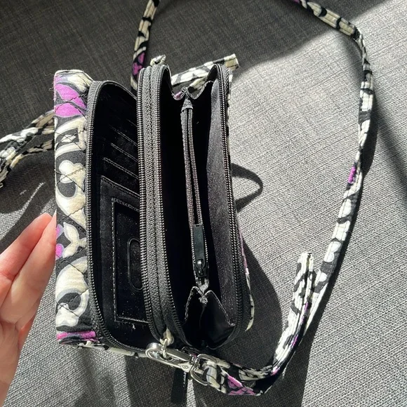 Vera Bradley crossbody/ wristlet - Picture 4 of 6